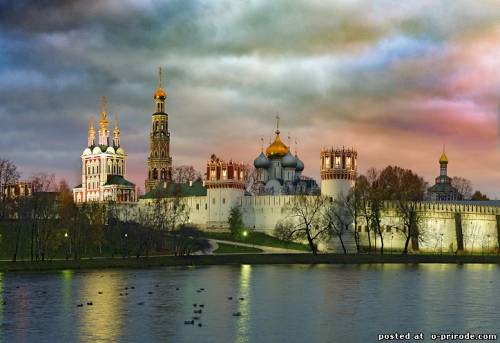К святой Матроне  и великие московские святыни