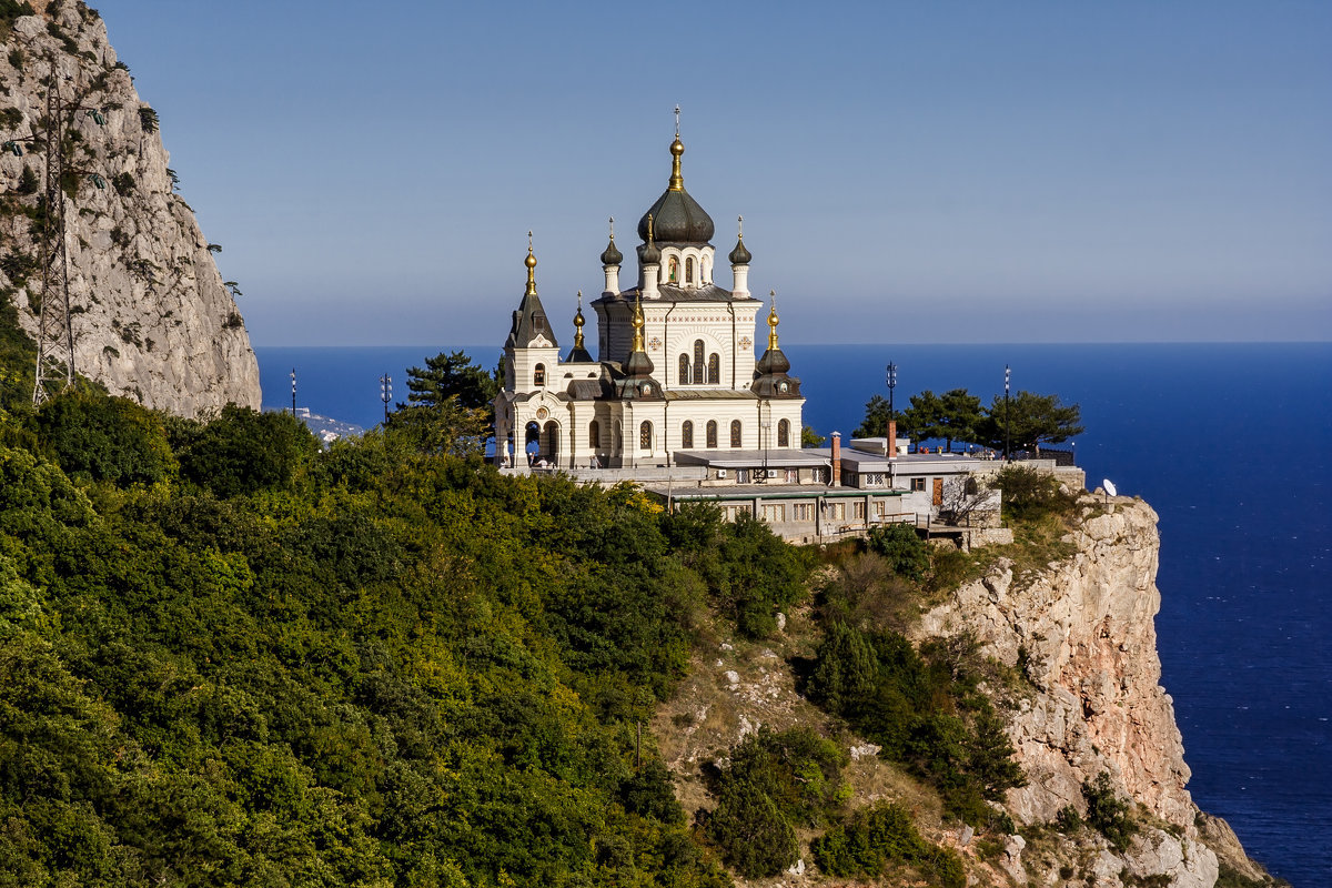 Южный берег Крыма. Алупка. Пансионат имени св. Луки при храме св. кн. Александра Невского    лето -осень 2022